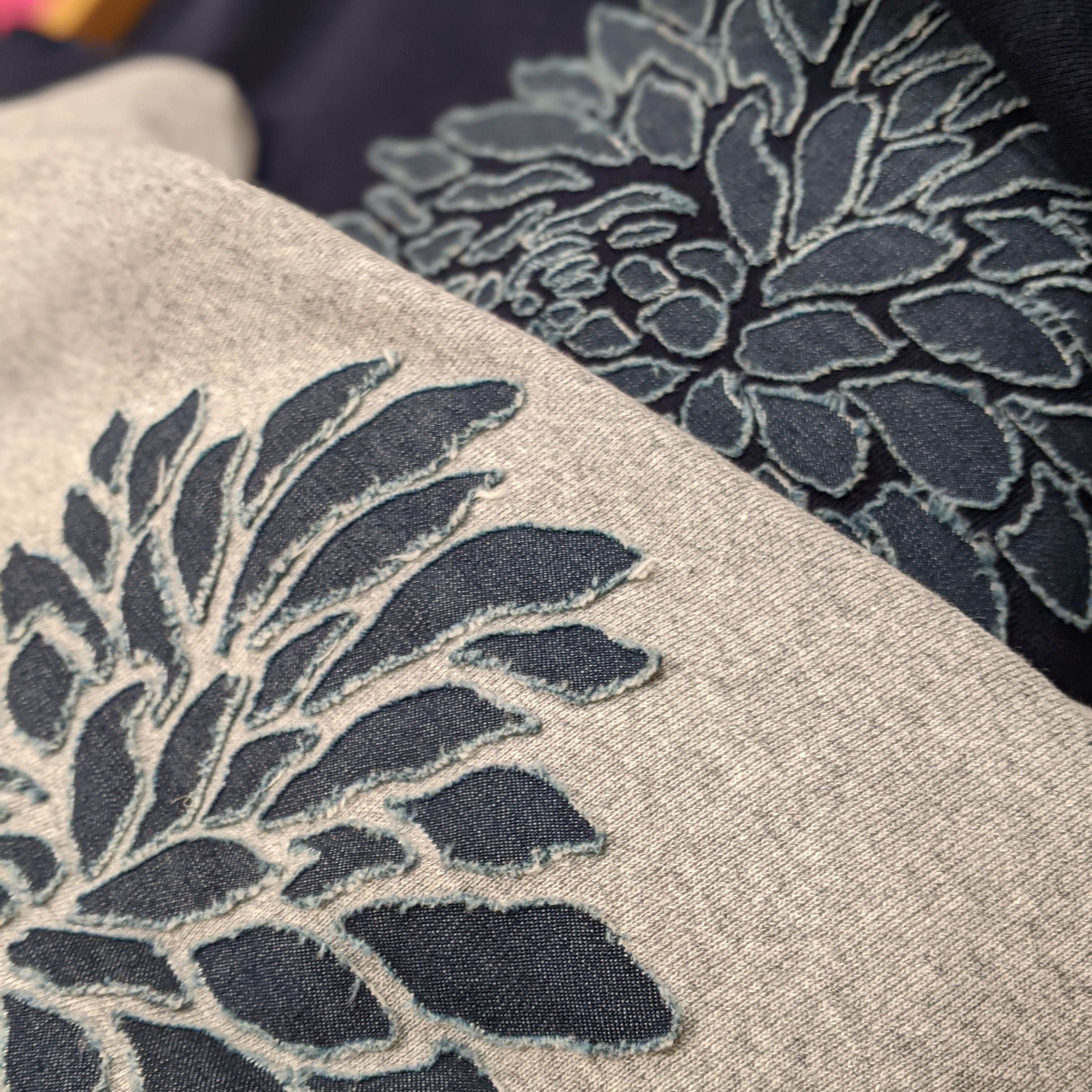 【予約】ダリアダリアボンディングプリントトレーナー