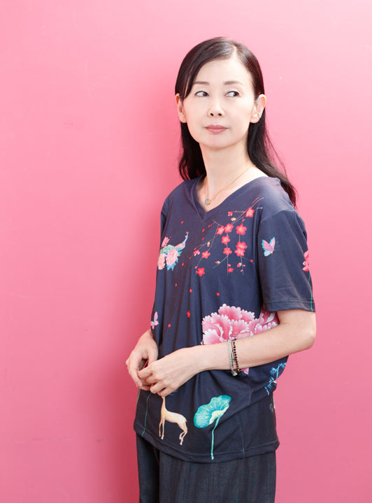 朧朧国VネックTシャツ