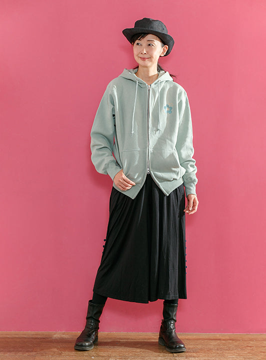 【SALE】梅刺繍裏起毛メンズパーカー (detail 5) - ROUROU | Yokohama Chinatown Asian Fashion