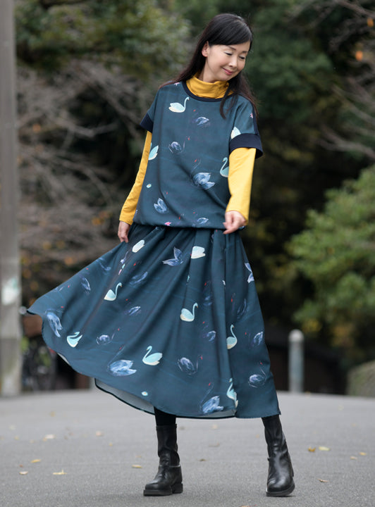 白鳥プリントロングスカート