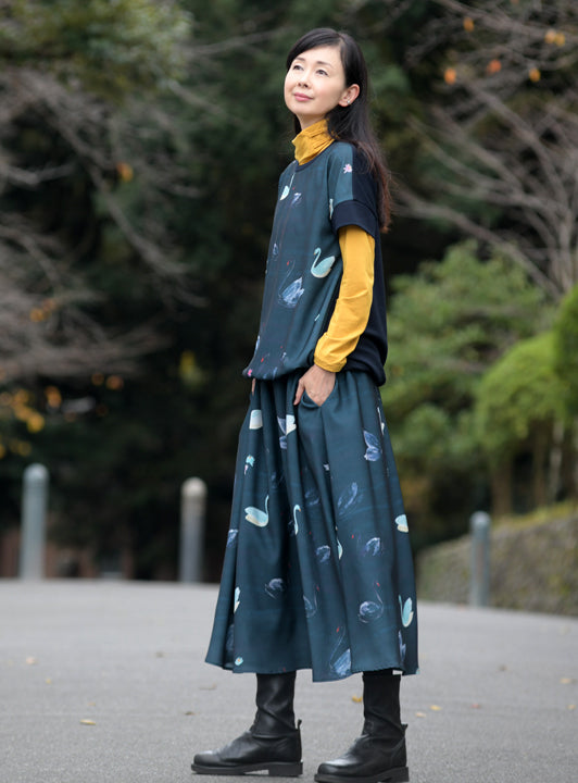 白鳥プリントロングスカート