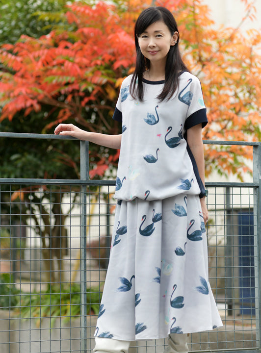 白鳥プリントロングスカート