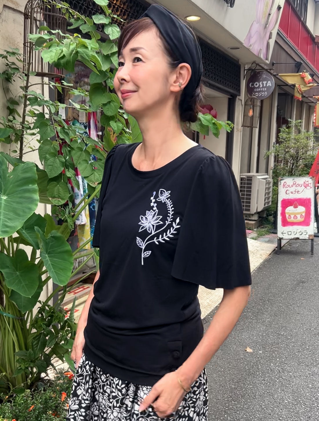 蓮刺繍フレアースリーブカットソー