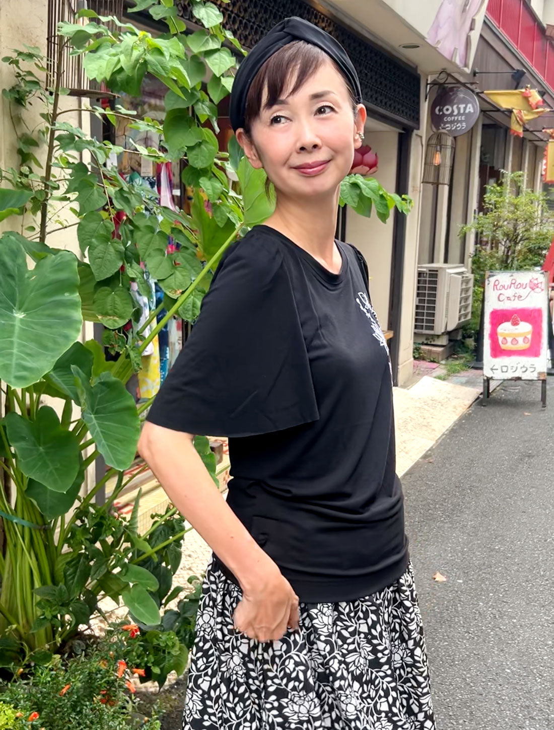 蓮刺繍フレアースリーブカットソー