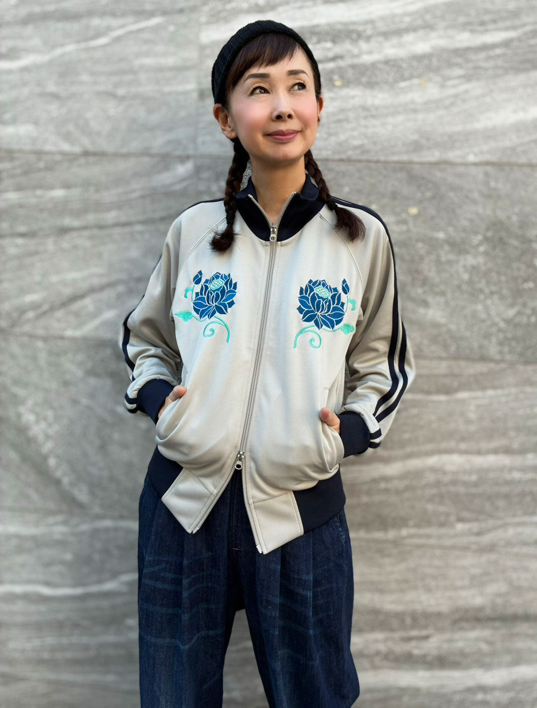 蓮刺繍トラックジャケット