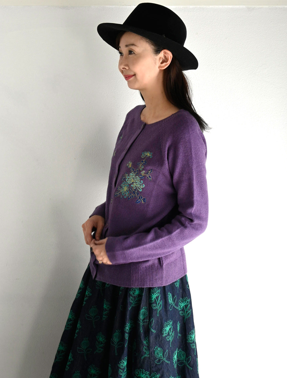 菊刺繍カーディガン