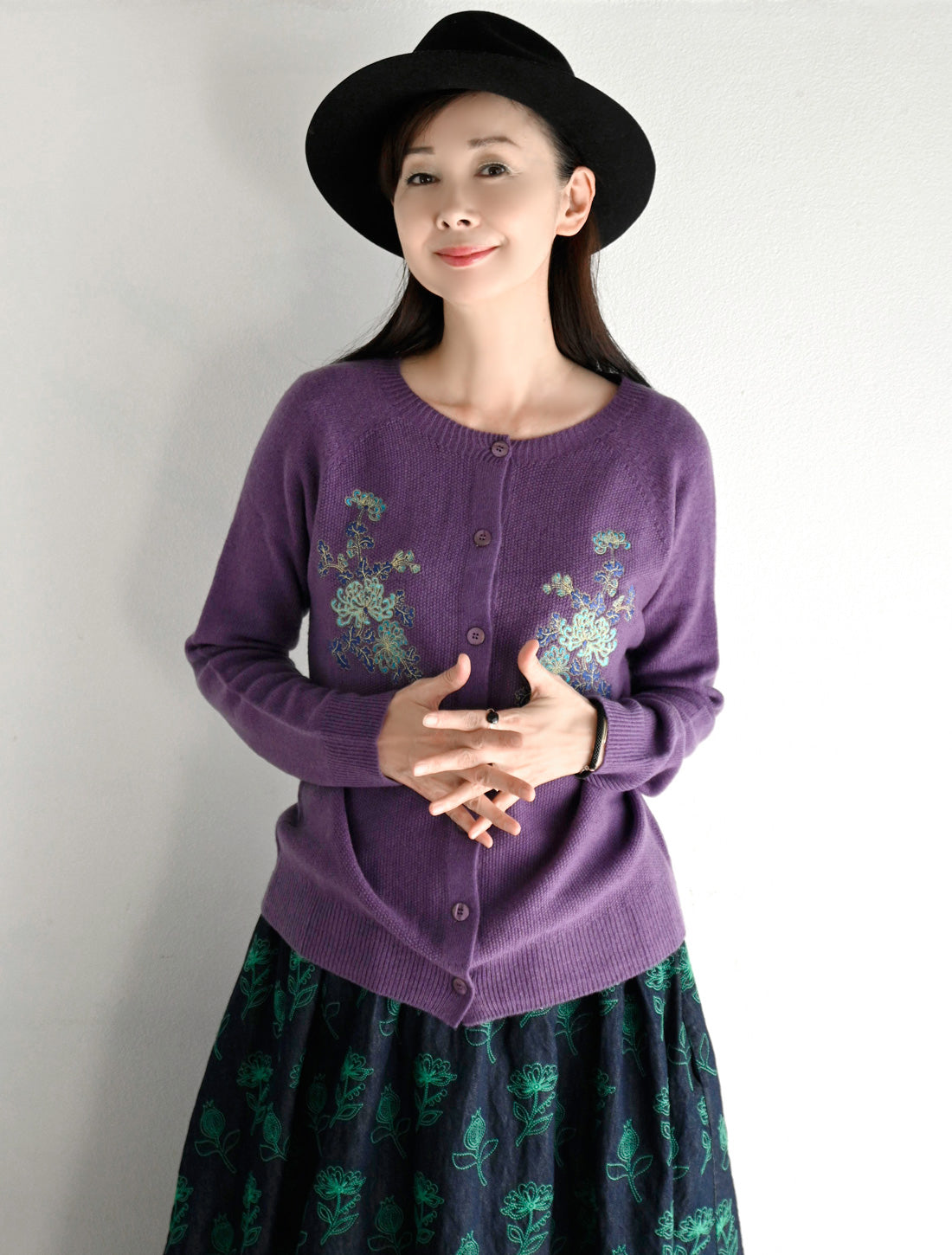 菊刺繍カーディガン