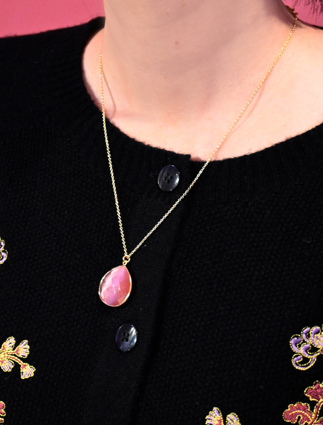 ティアドロップネックレス