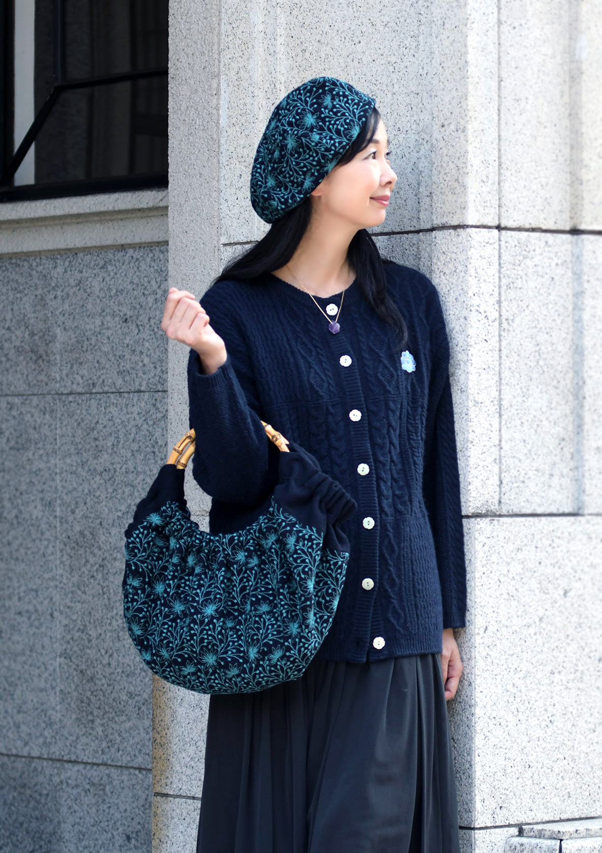 ロータスレース刺繍バンブーバッグ
