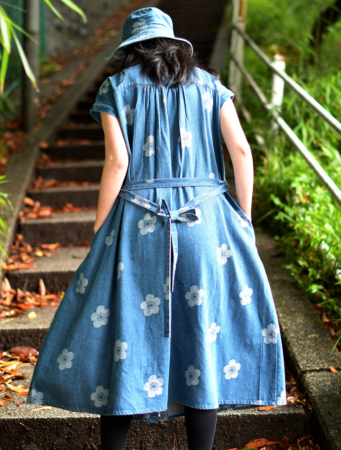 梅ジャカードデニムピンタックワンピース