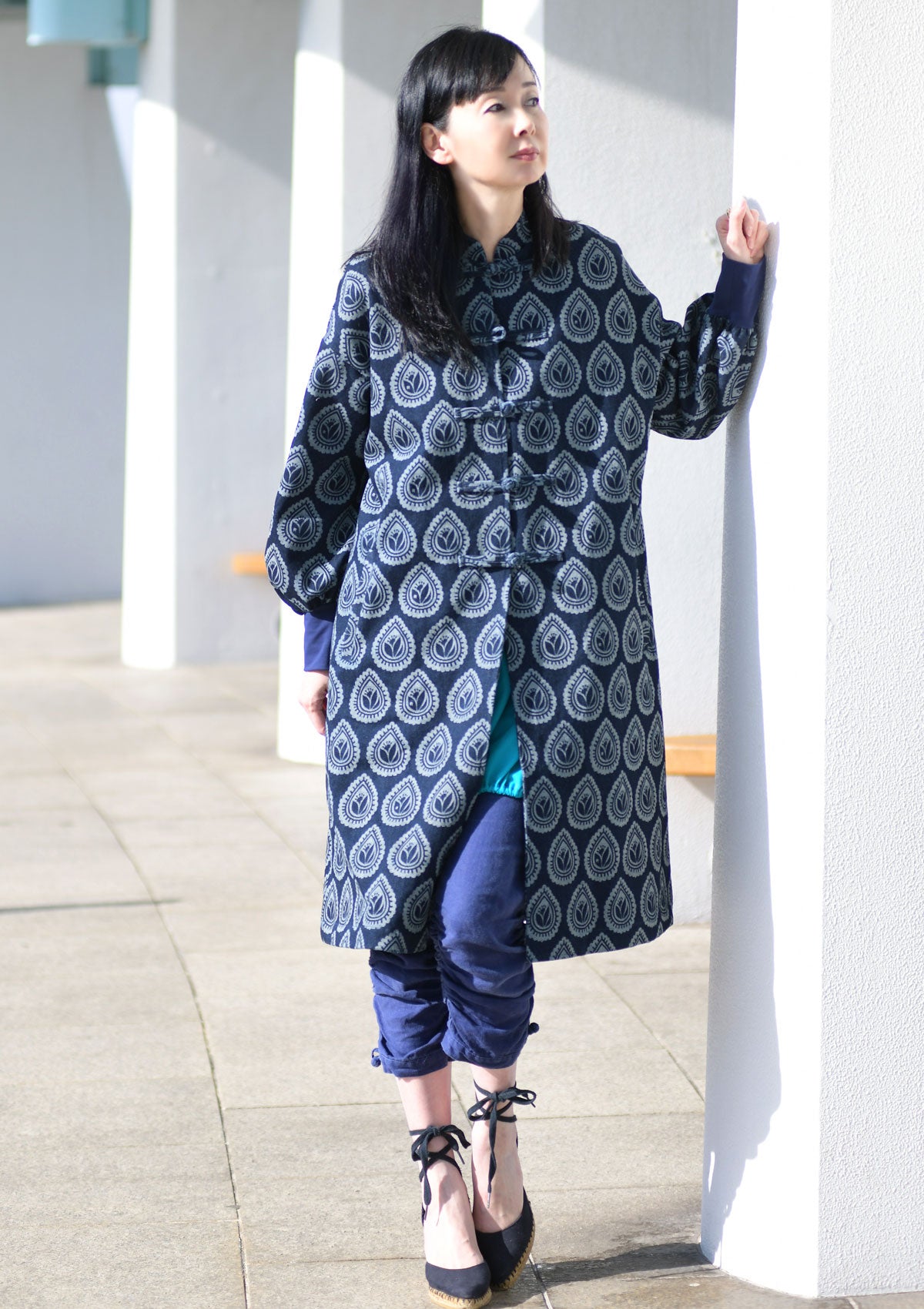 ティアドロップロータスデニムチャイナコート【SALE】 - ROUROU | Yokohama Chinatown Asian Fashion