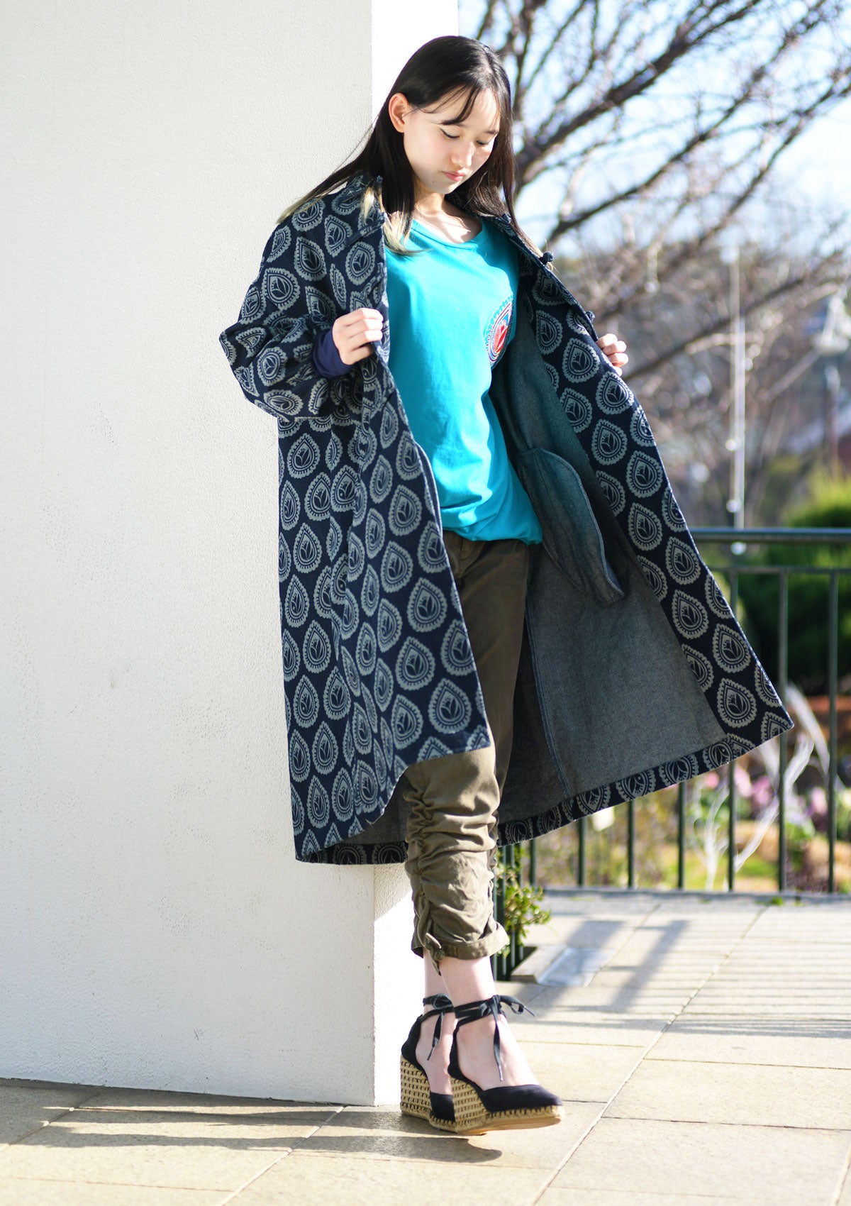 ティアドロップロータスデニムチャイナコート【SALE】 (detail 6) - ROUROU | Yokohama Chinatown Asian Fashion