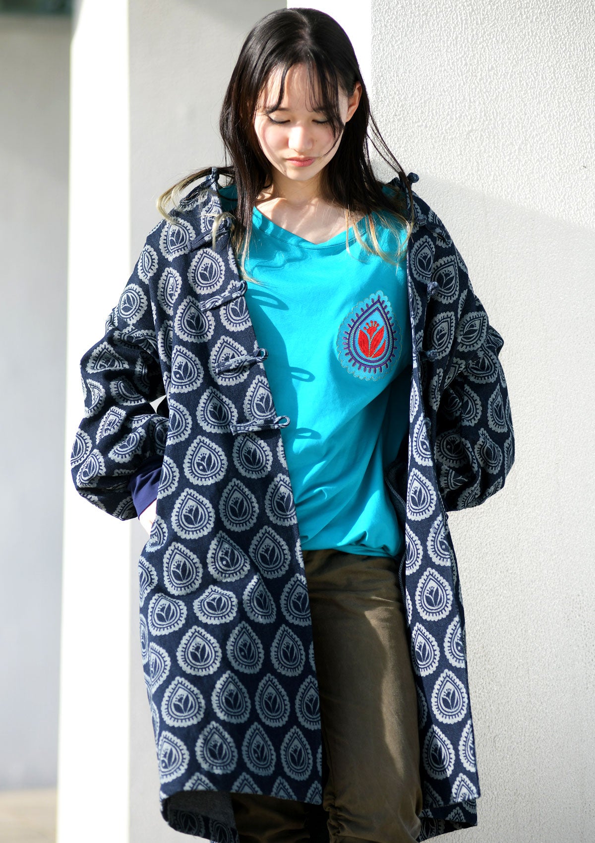 ティアドロップロータスデニムチャイナコート【SALE】 (detail 7) - ROUROU | Yokohama Chinatown Asian Fashion