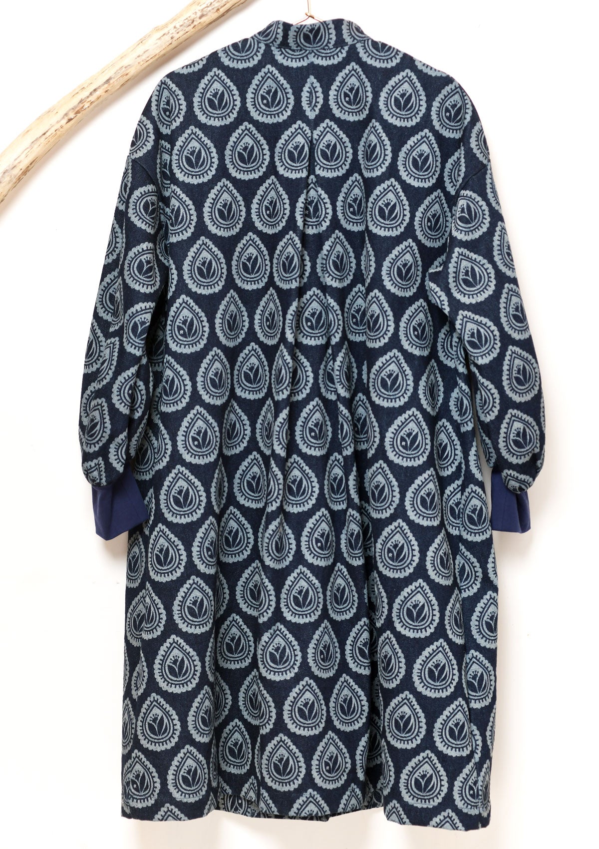 ティアドロップロータスデニムチャイナコート【SALE】 (detail 10) - ROUROU | Yokohama Chinatown Asian Fashion