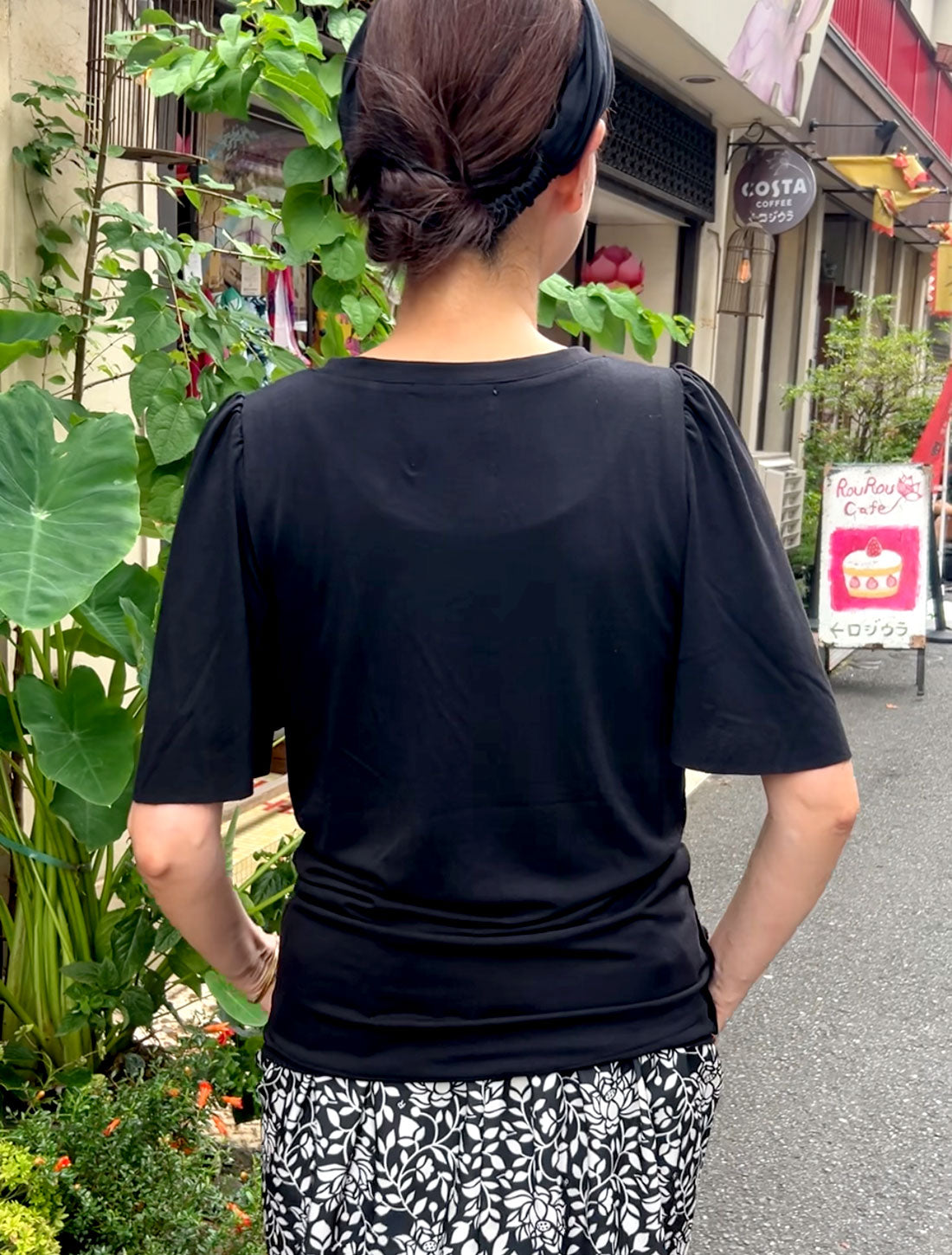 蓮刺繍フレアースリーブカットソー
