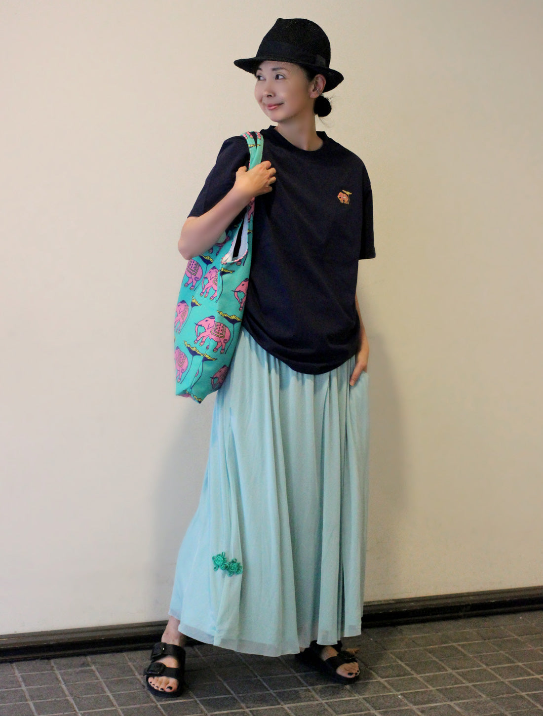 アジアンモチーフ刺繍Tシャツ