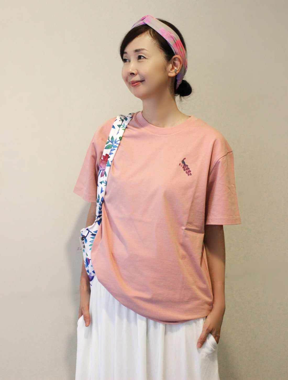 アジアンモチーフ刺繍Tシャツ