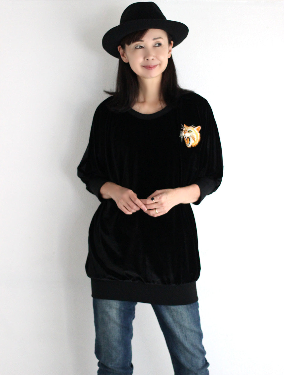 【25周年】猫刺繍ベロアドルマンチュニック※予約
