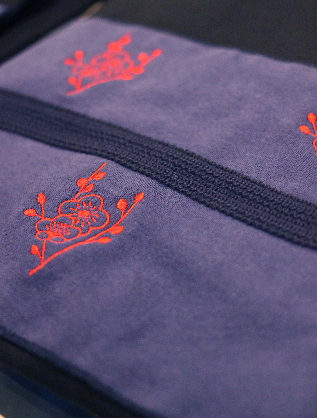 梅刺繍パッチワークロングスリーブT