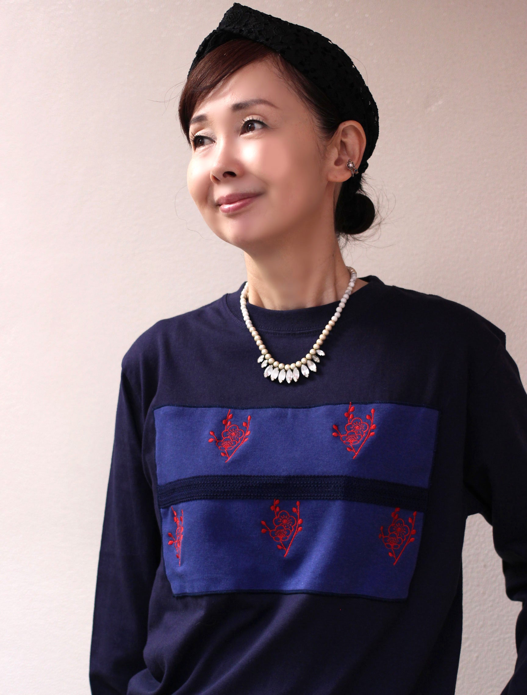 梅刺繍パッチワークロングスリーブT