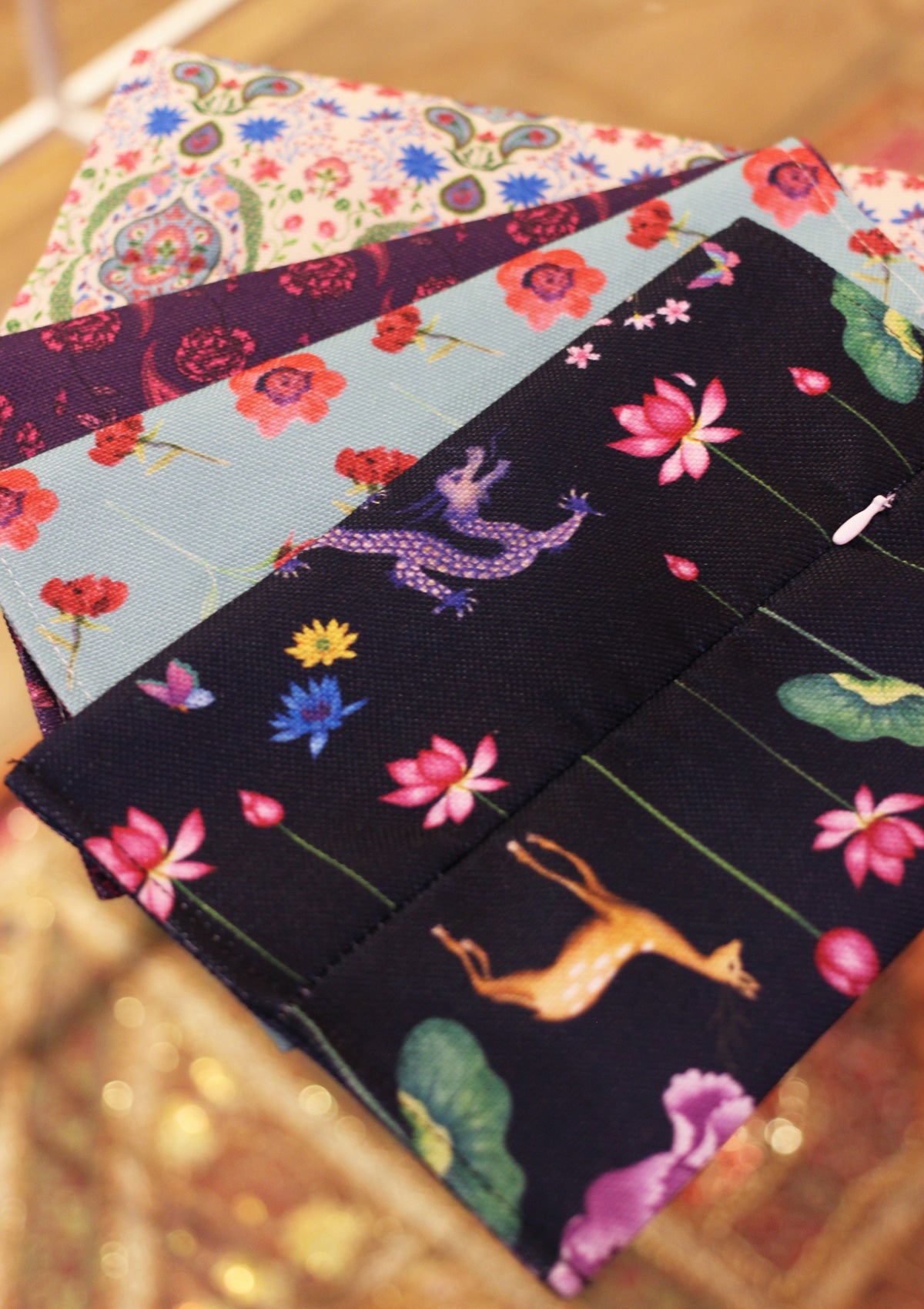 カラフルプリントティッシュケース