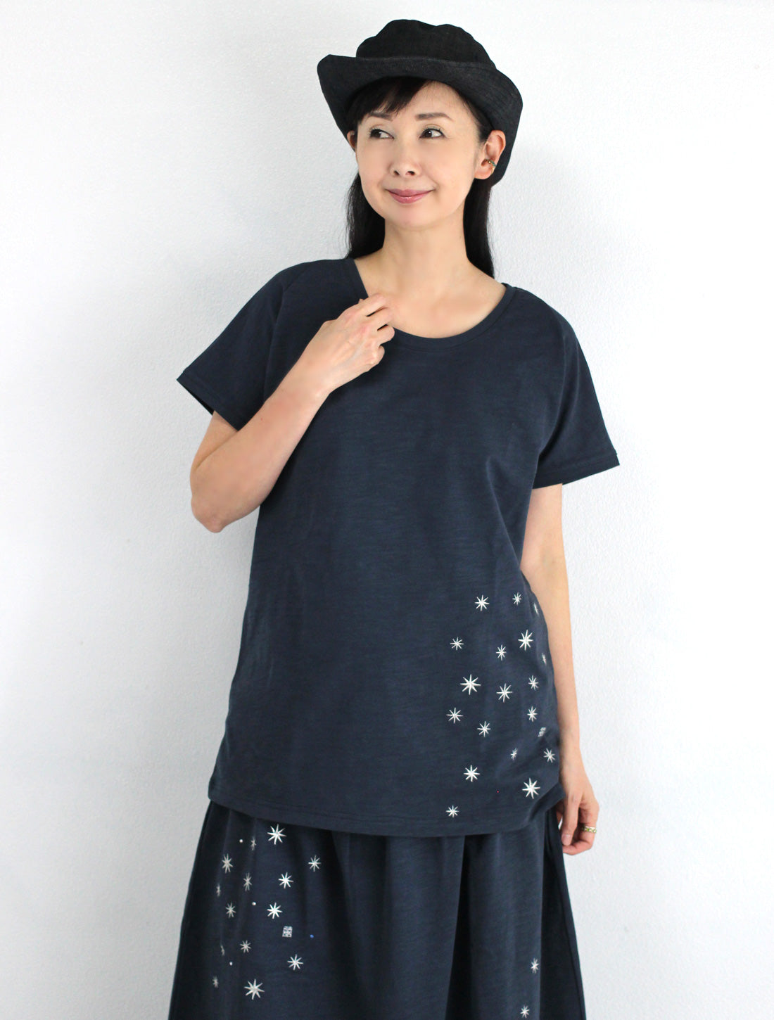 星空刺繍ルーズTシャツ