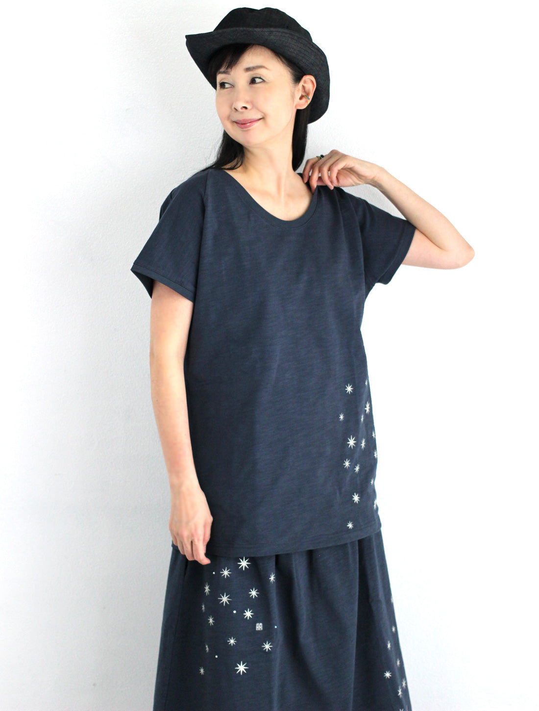 星空刺繍ルーズTシャツ