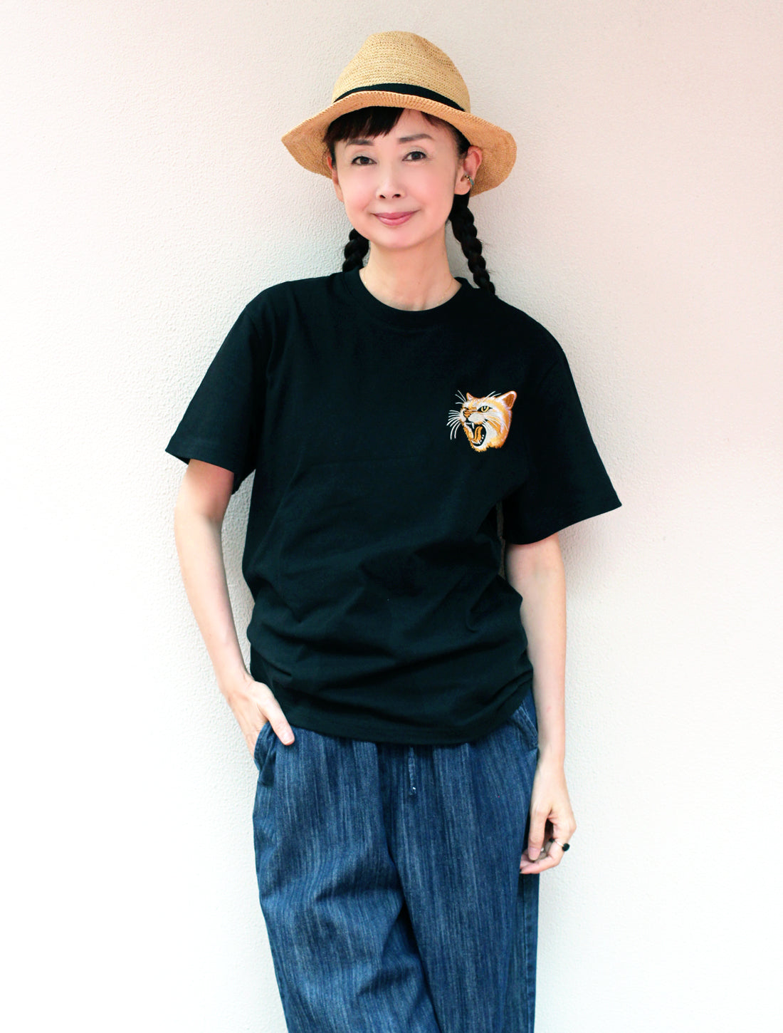 猫刺繍Tシャツ