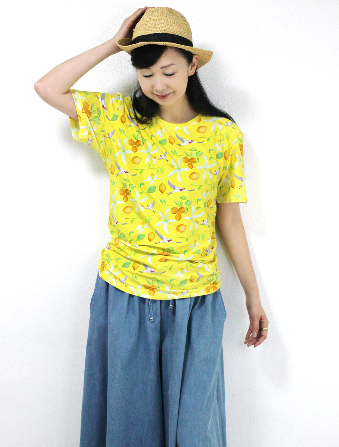 カラフルプリントレーヨンTシャツ