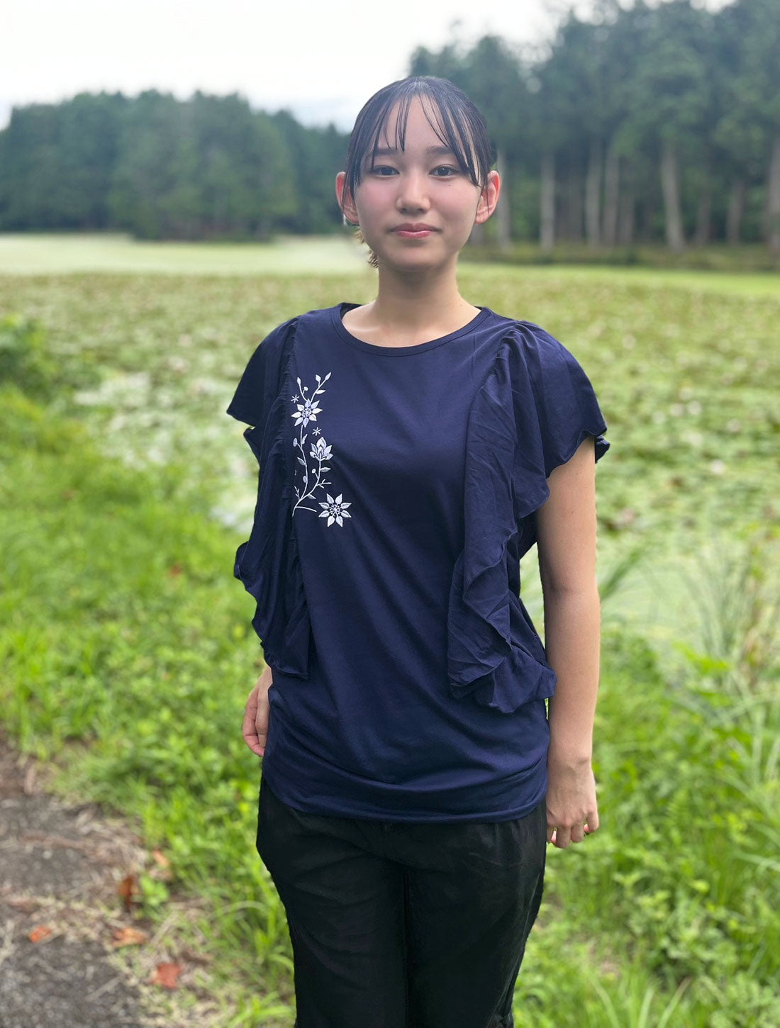モロッコ刺繍フリルスリーブカットソー