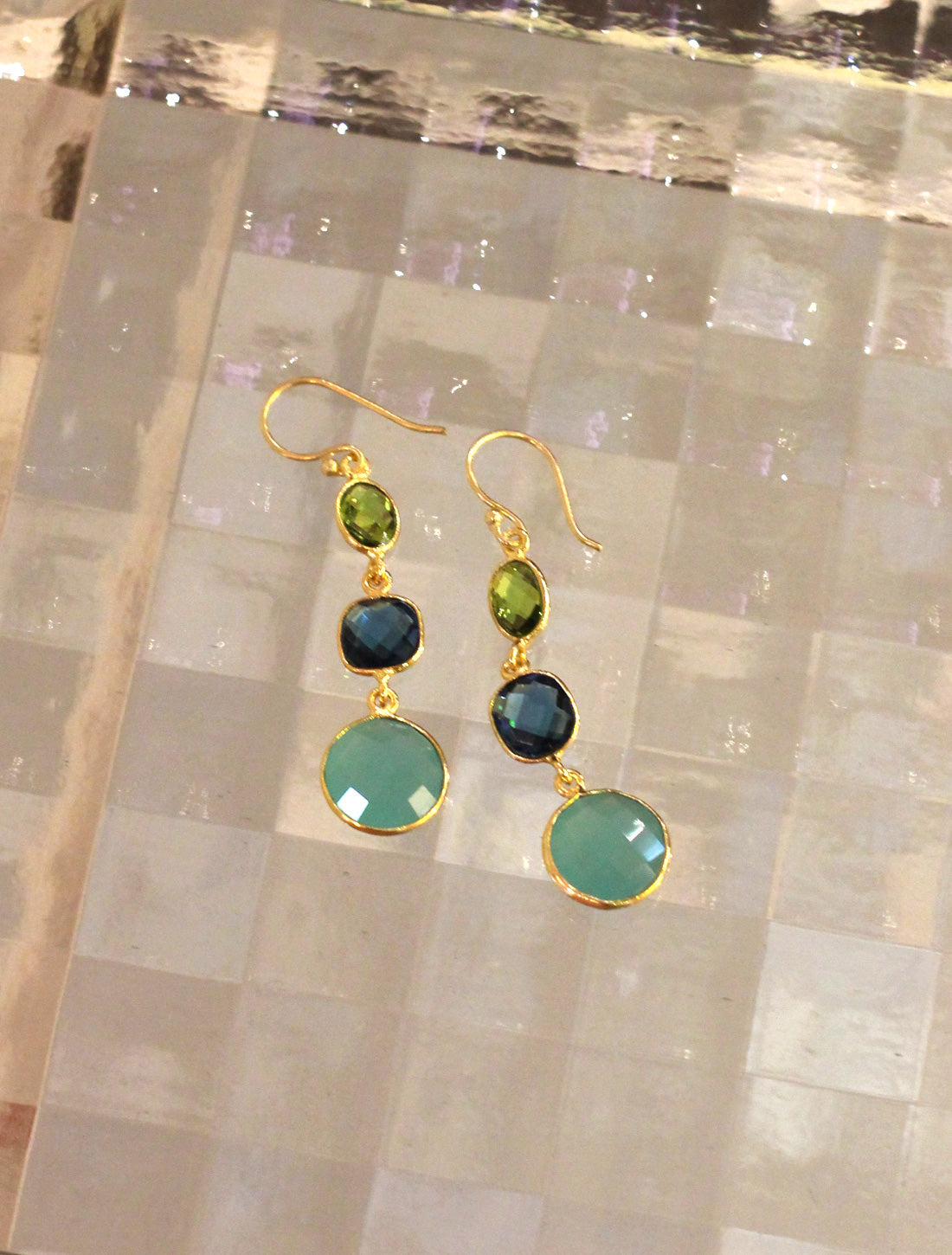 オーバルダングリングピアス