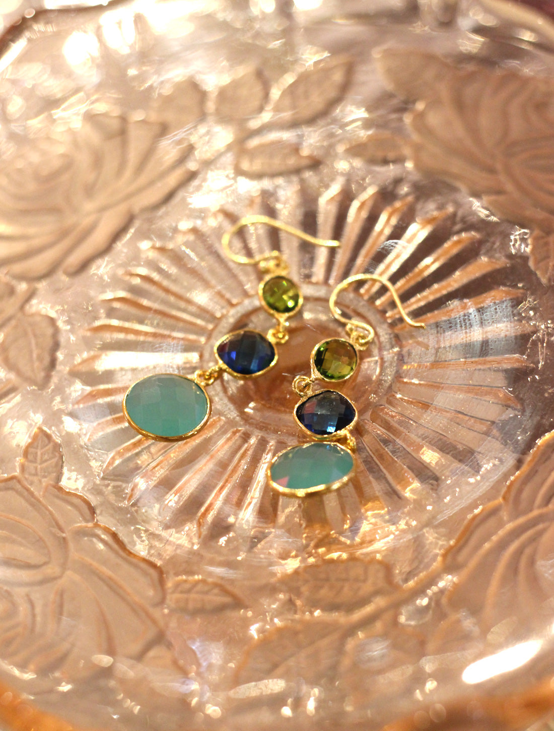 オーバルダングリングピアス