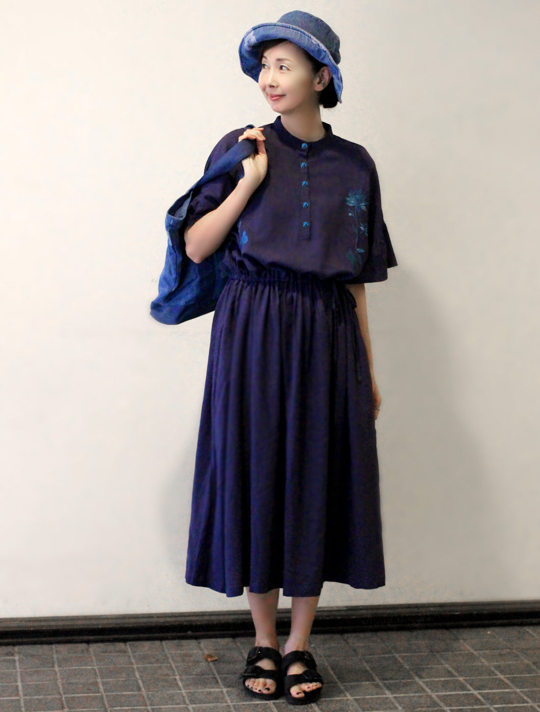 ロータス刺繍レーヨンリネンワンピース