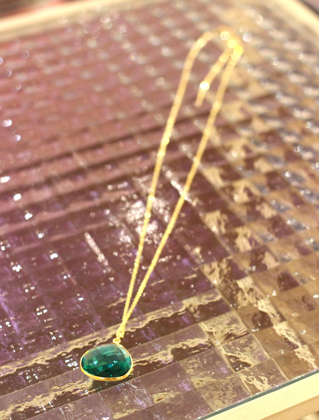 ティアドロップネックレス