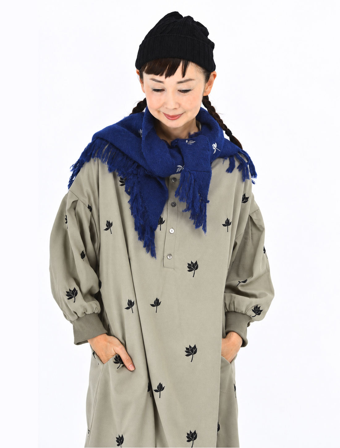 2026AW蓮刺繍ニットストール