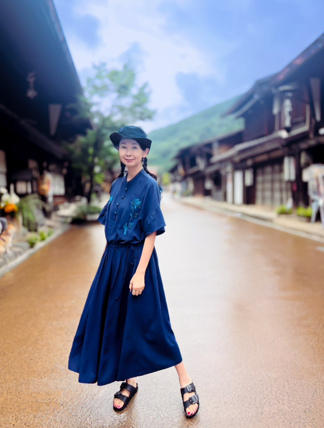 ロータス刺繍レーヨンリネンワンピース