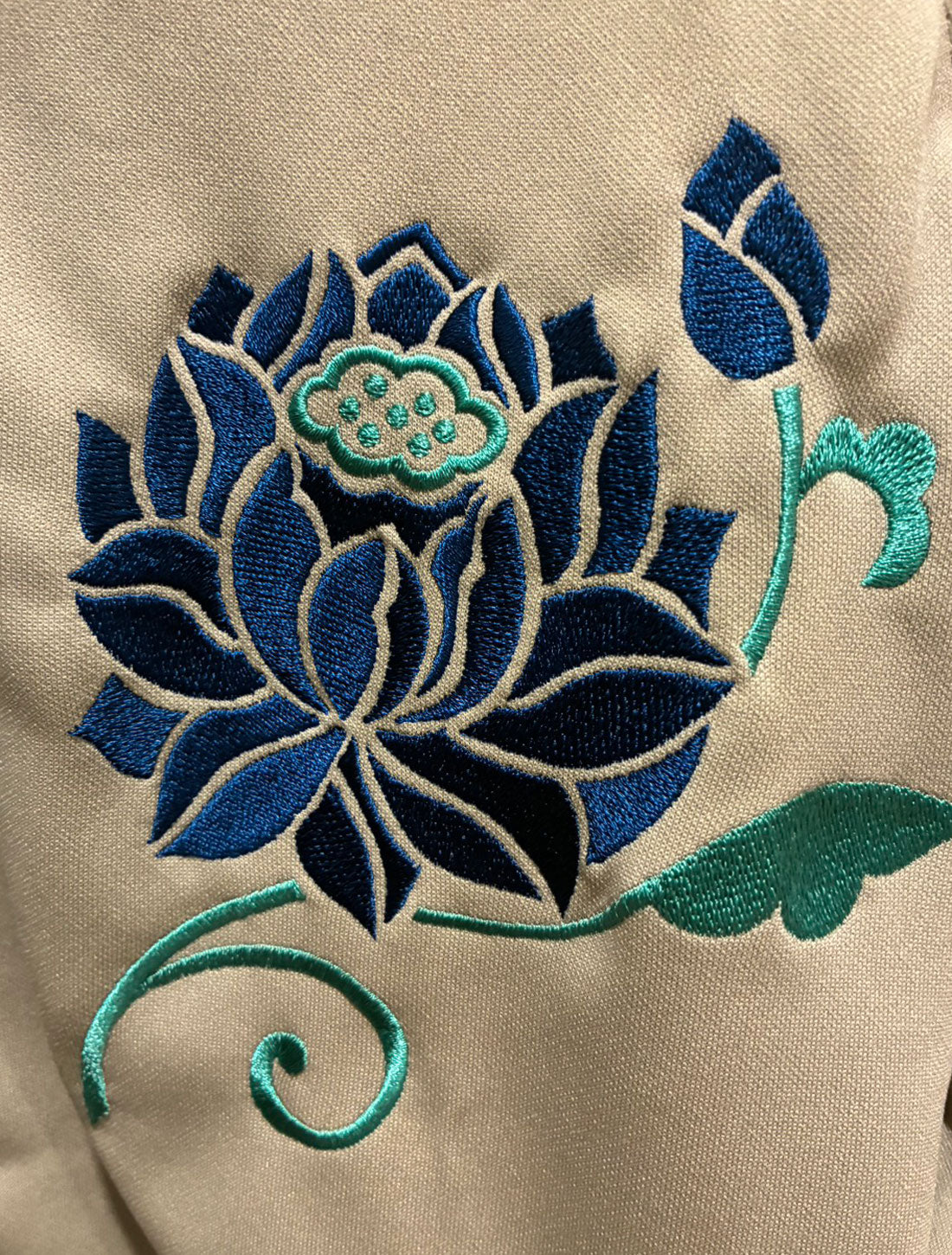 蓮刺繍トラックジャケット ※予約※（11月初旬入荷）