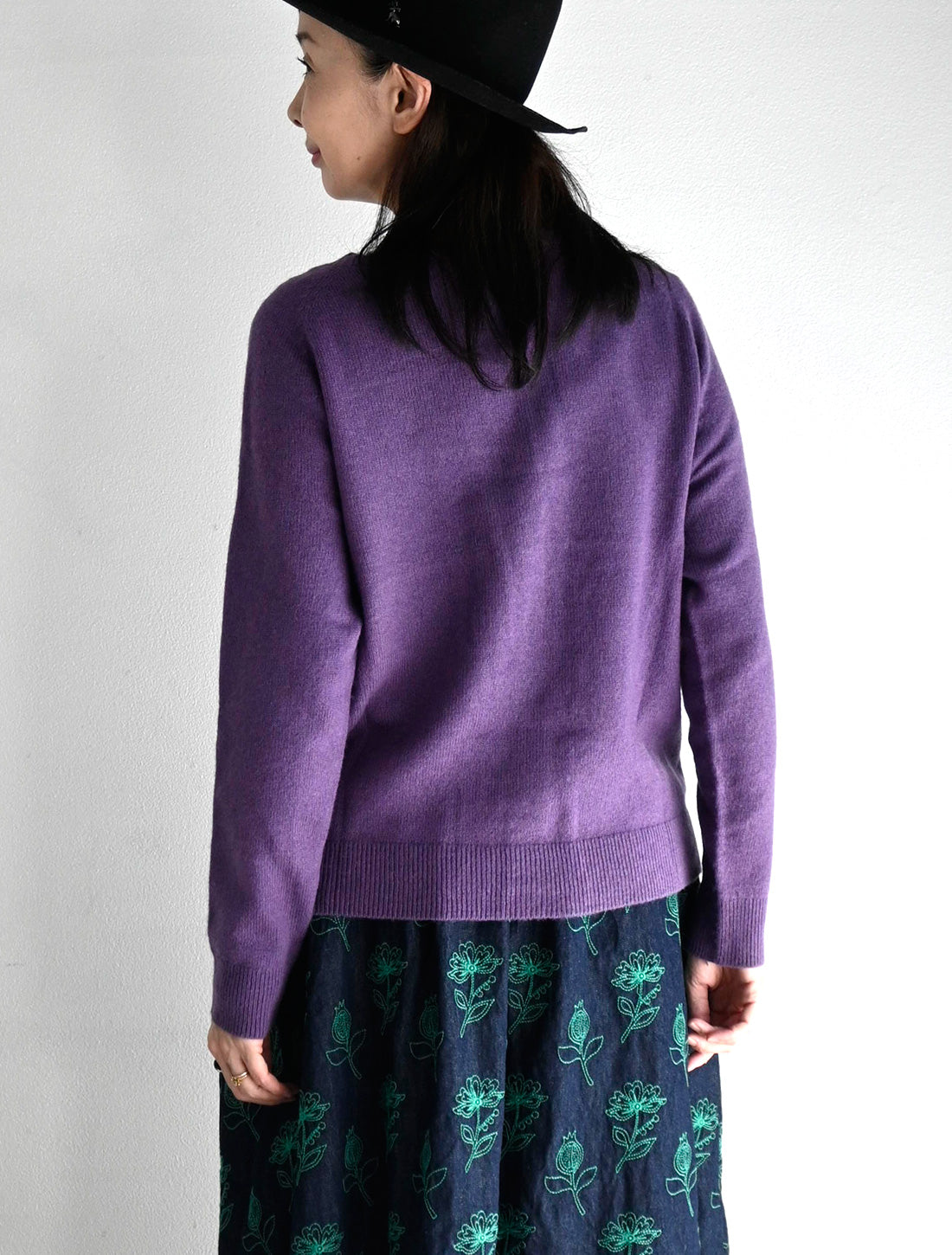 菊刺繍カーディガン