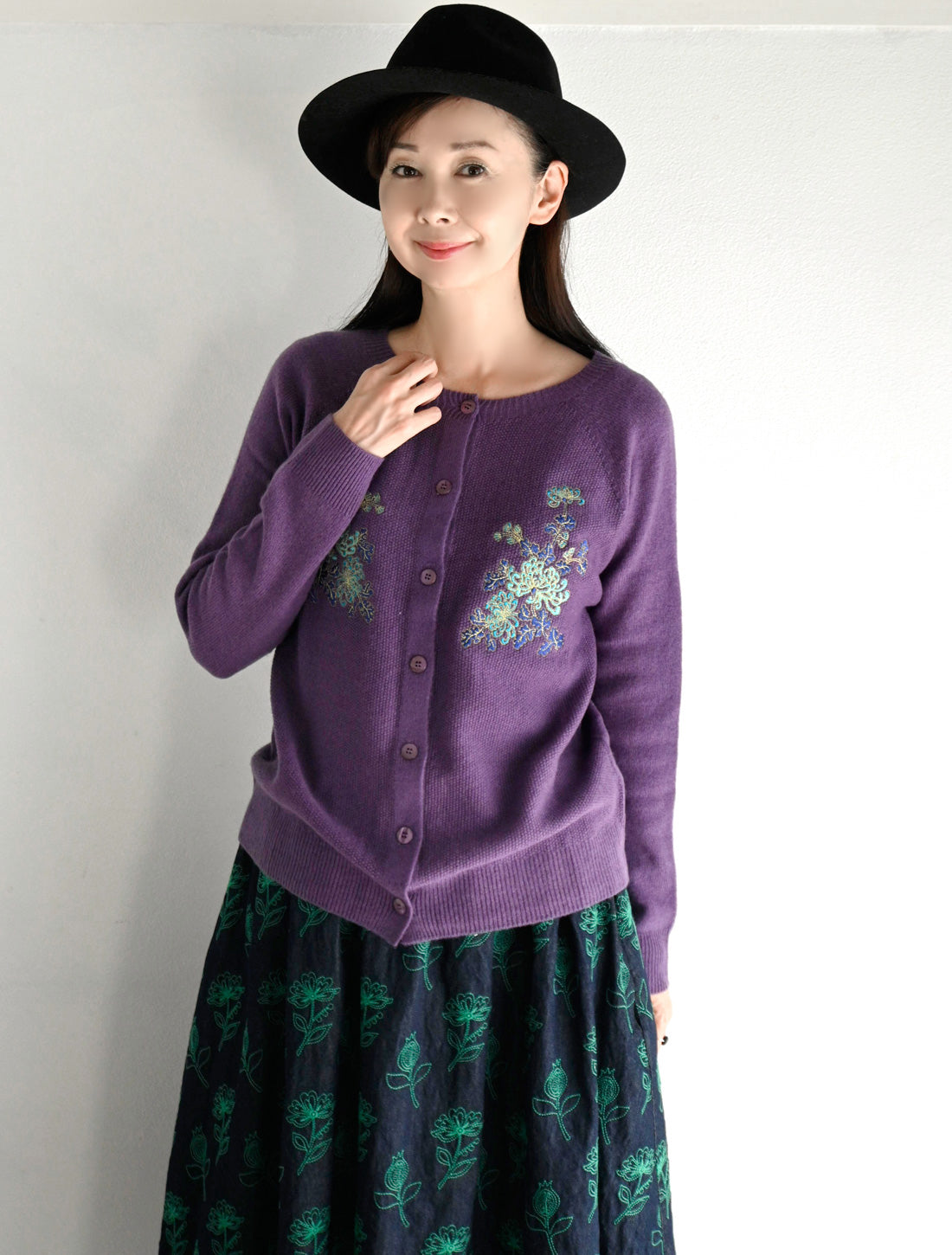 菊刺繍カーディガン