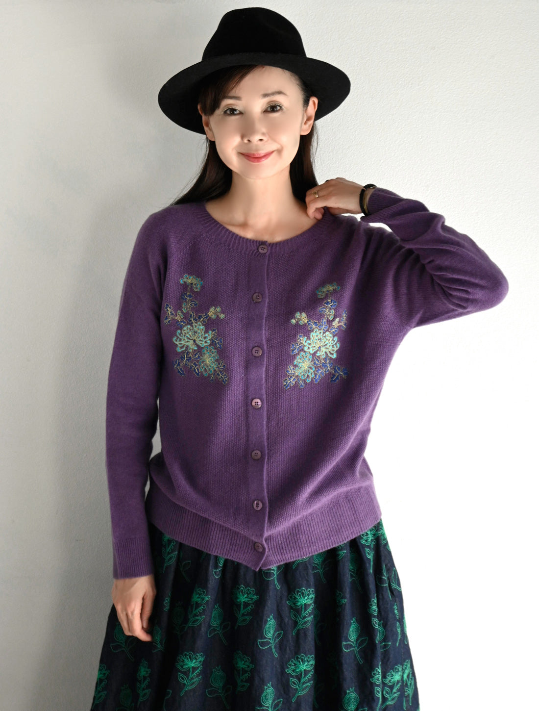 菊刺繍カーディガン