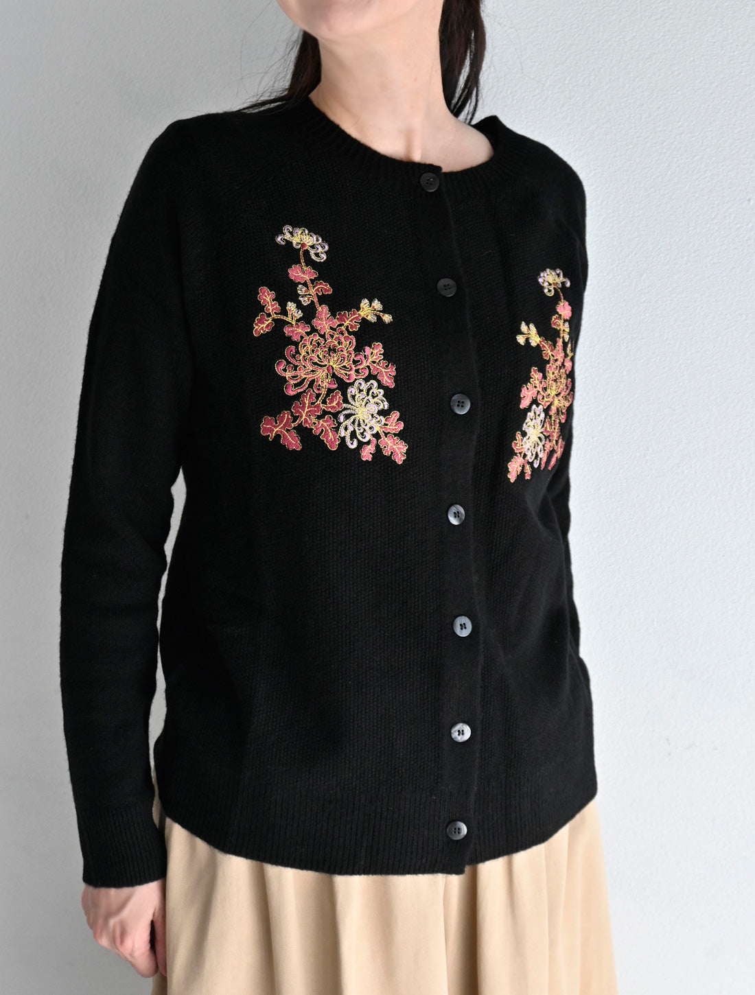 菊刺繍カーディガン