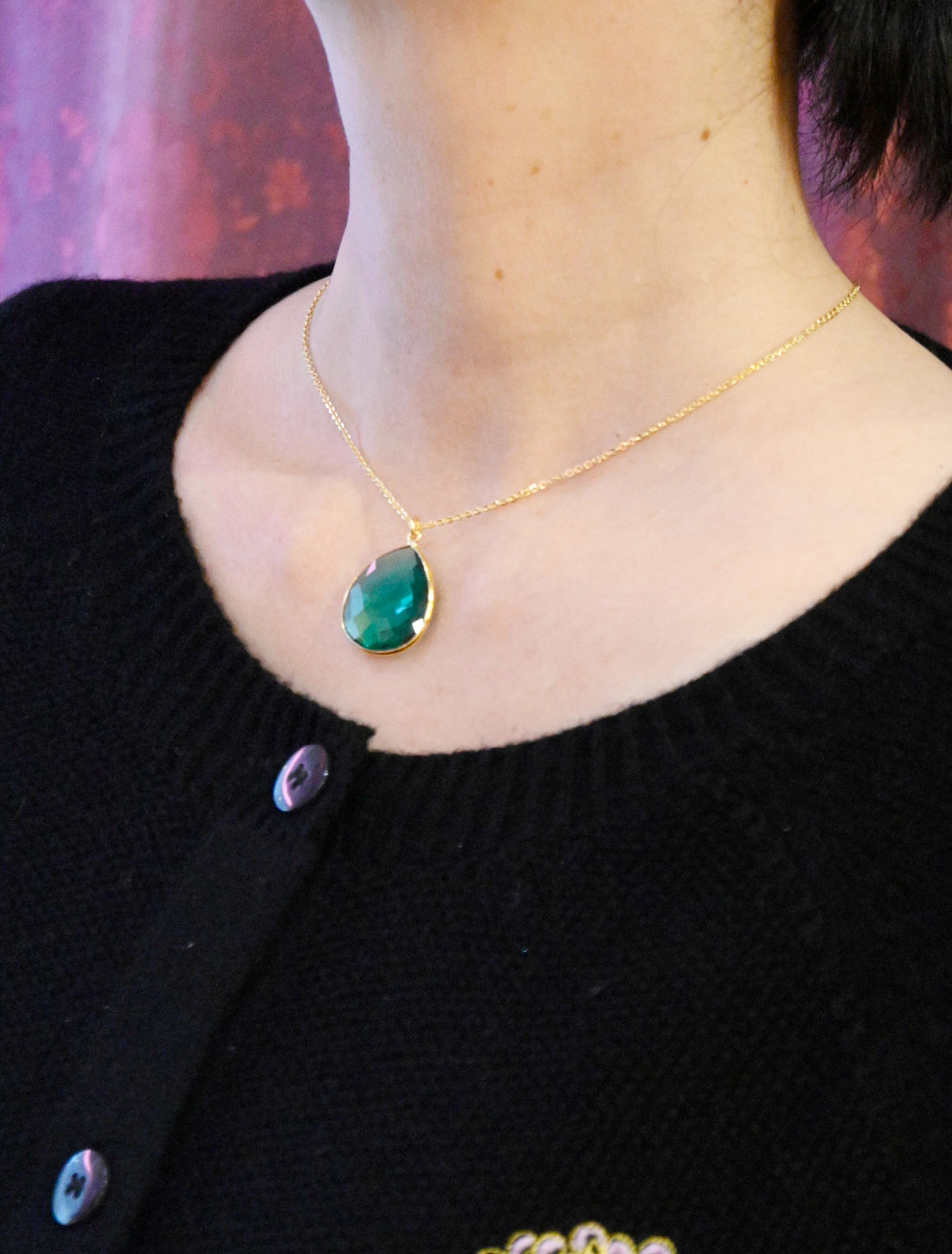 ティアドロップネックレス