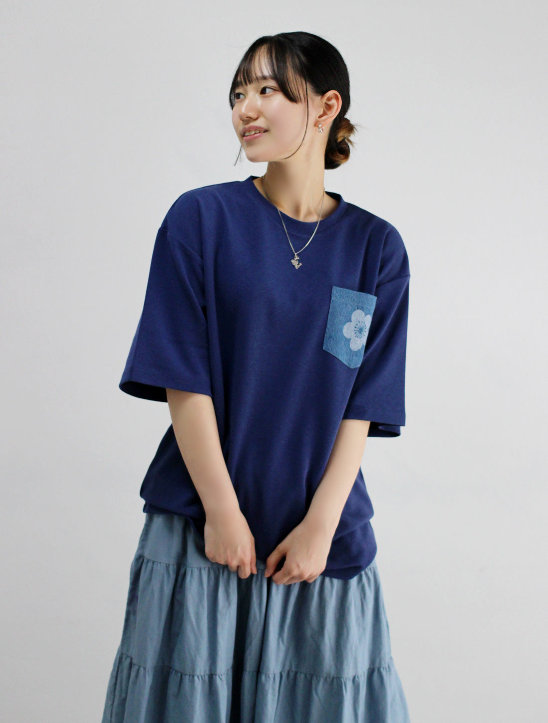 梅柄ポケットTシャツ