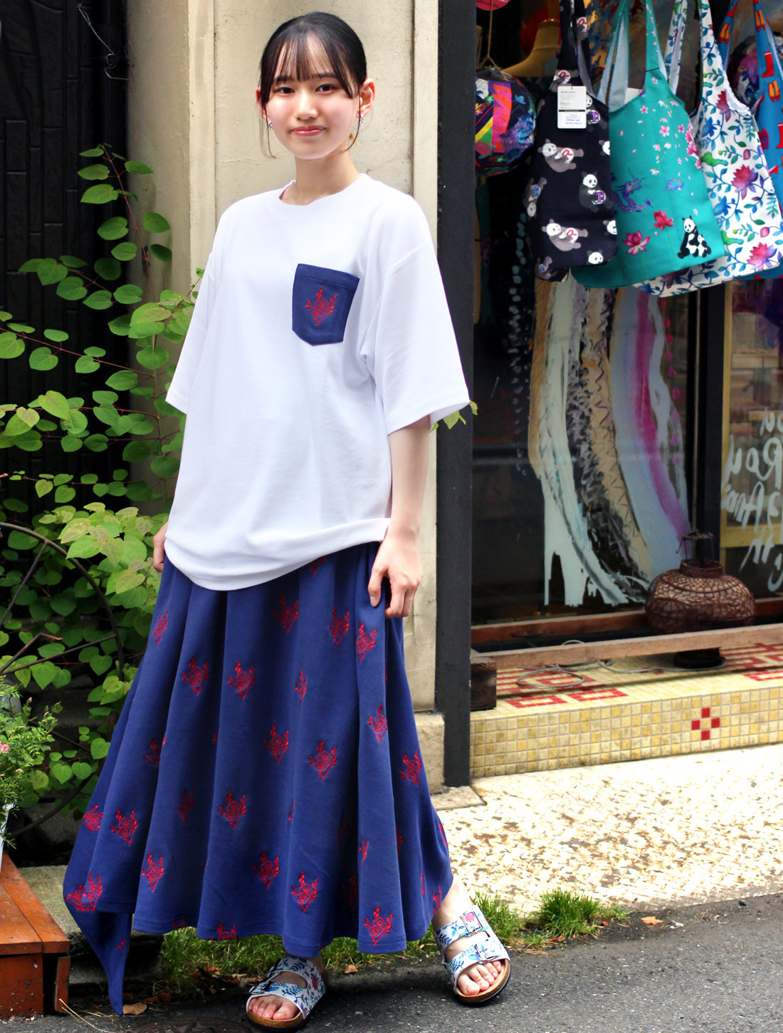 梅柄ポケットTシャツ