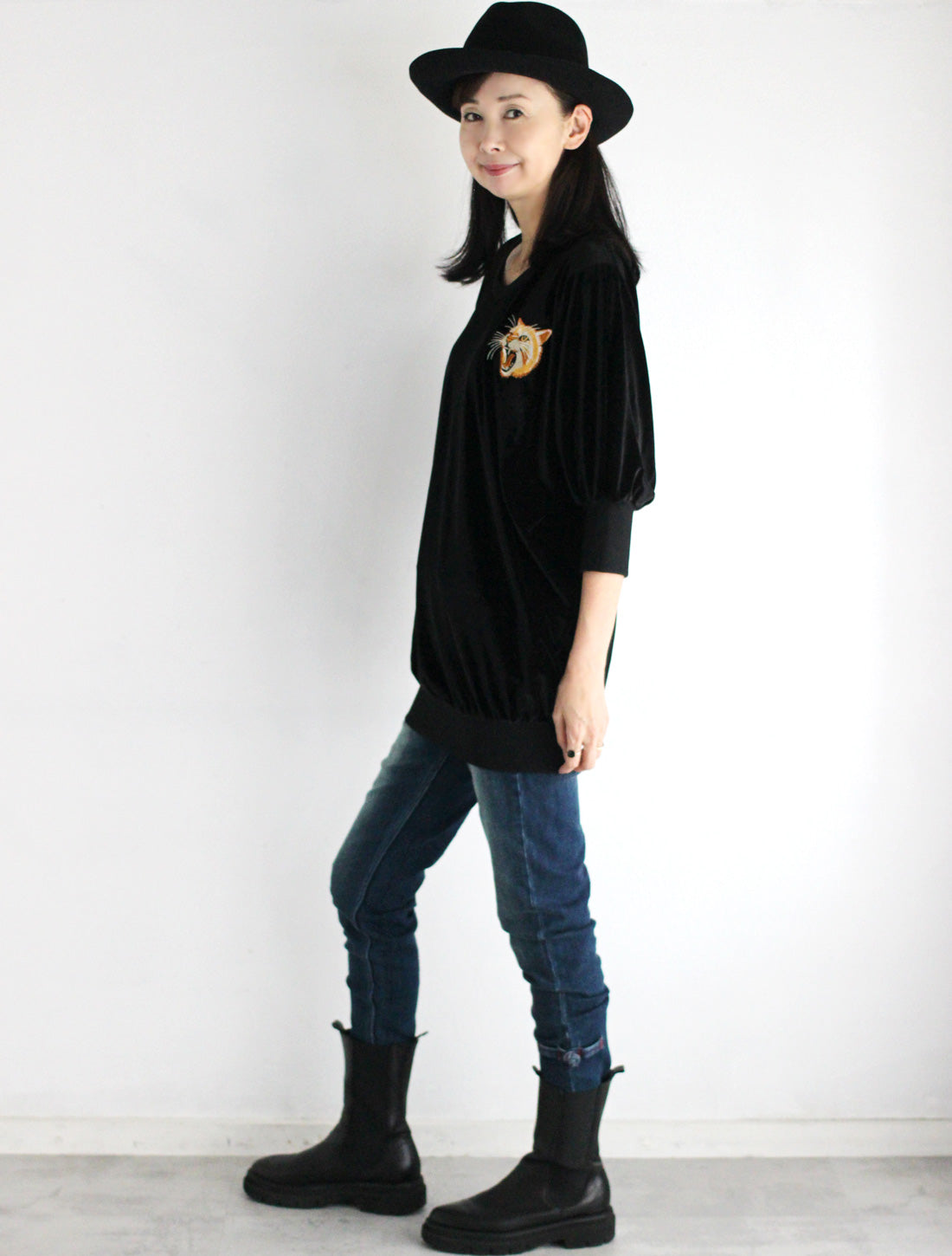 【25周年】猫刺繍ベロアドルマンチュニック※予約