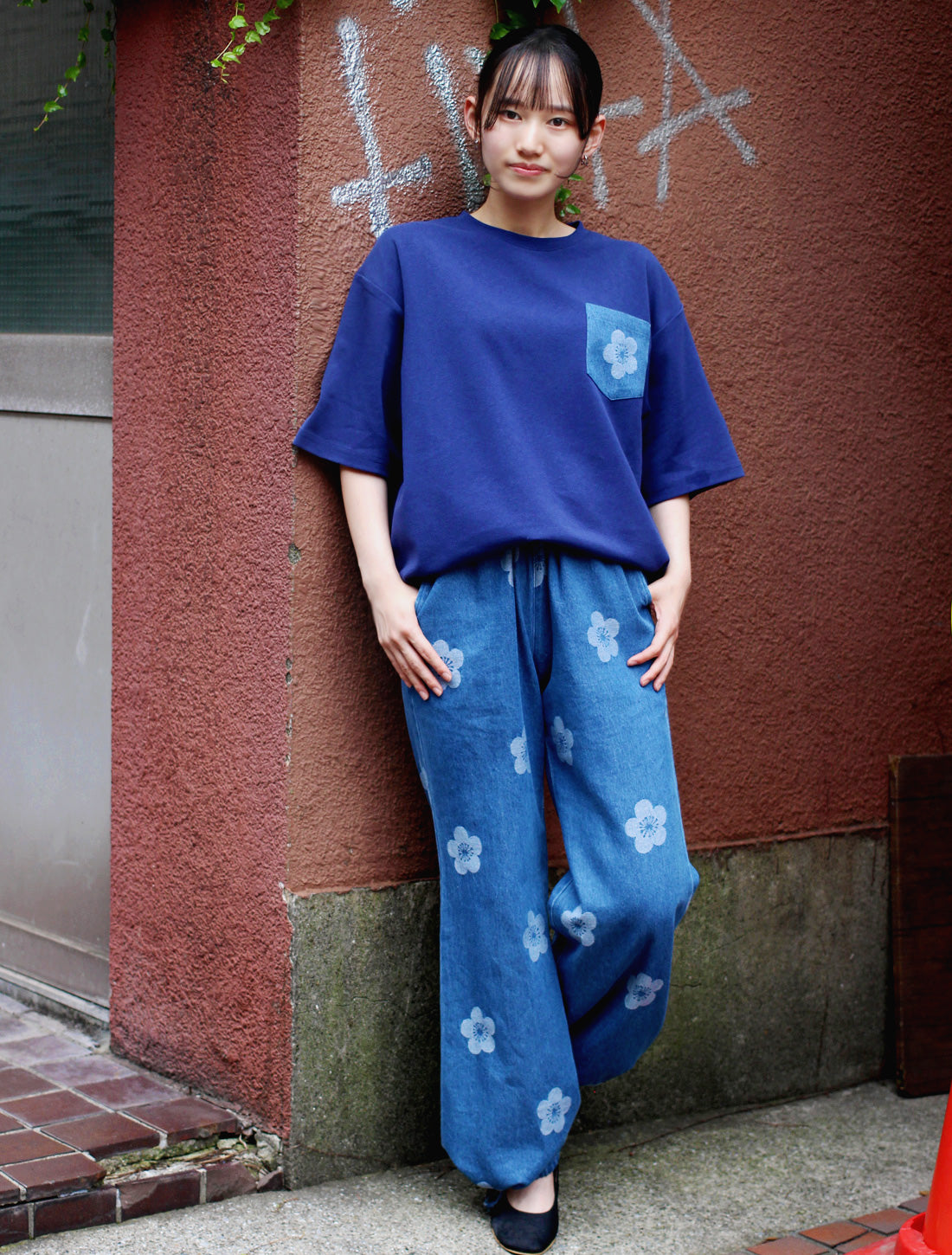 梅柄ポケットTシャツ