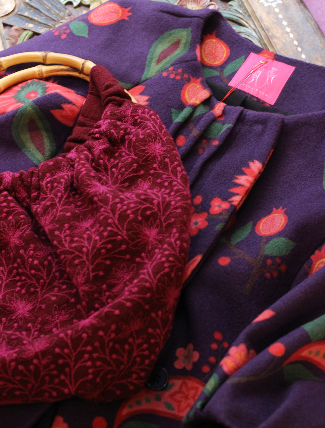 ロータスレース刺繍バンブーバッグ