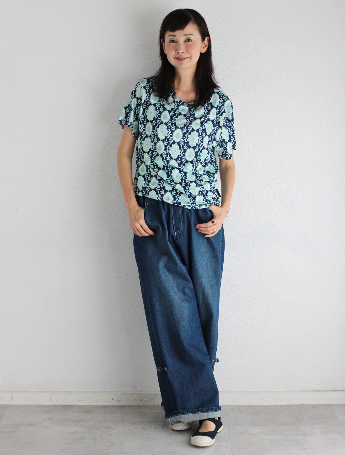 カラフルプリントTシャツ