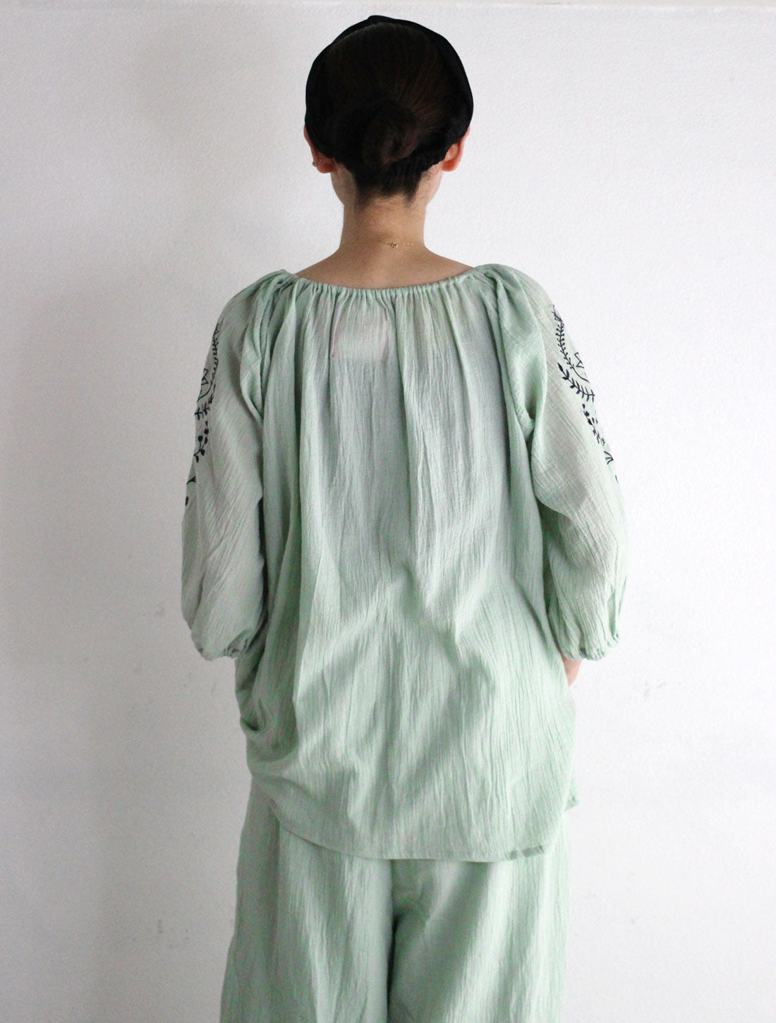 ロータスレース刺繍ヨウリュウチュニック