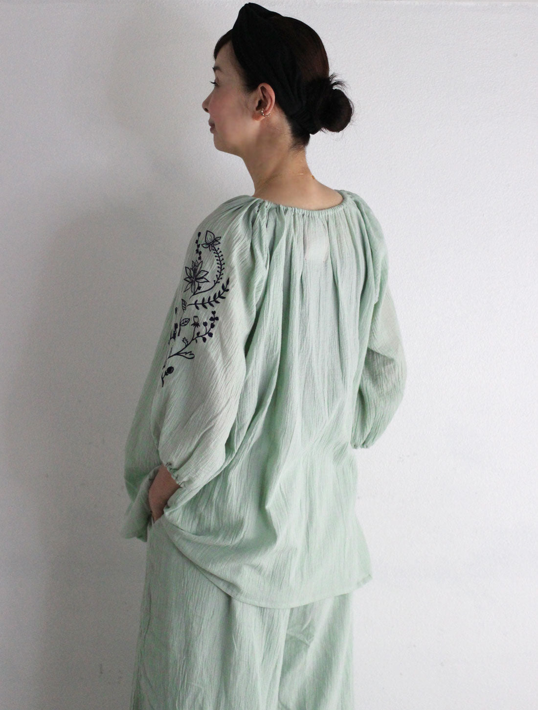 ロータスレース刺繍ヨウリュウチュニック